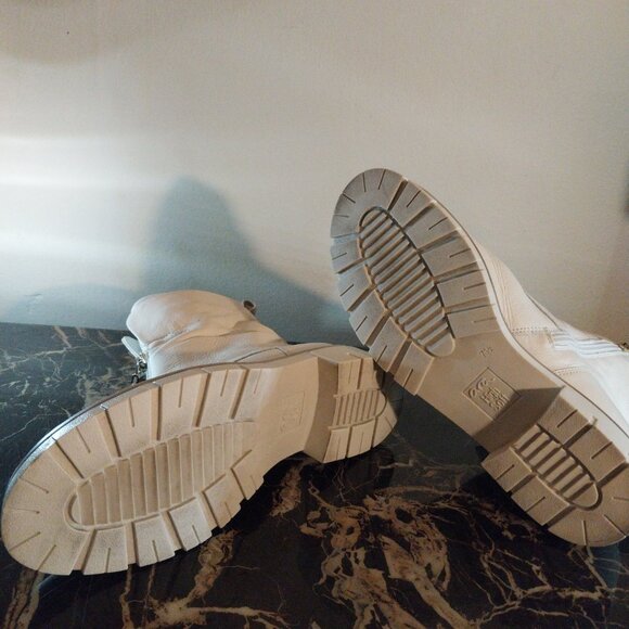 Ara Deon Women's Lug Sole Front & Zip Boot - Cream 09 - Picture 9 of 12